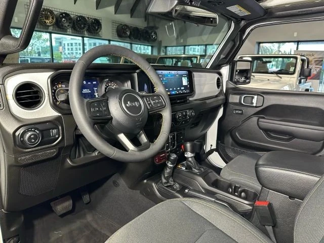 2024 Jeep JT Gladiator - Image 14 of 21