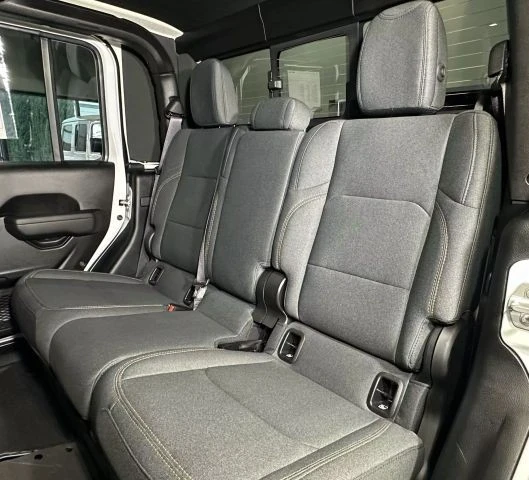 2024 Jeep JT Gladiator - Image 16 of 21
