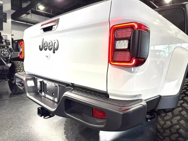 2024 Jeep JT Gladiator - Image 9 of 21