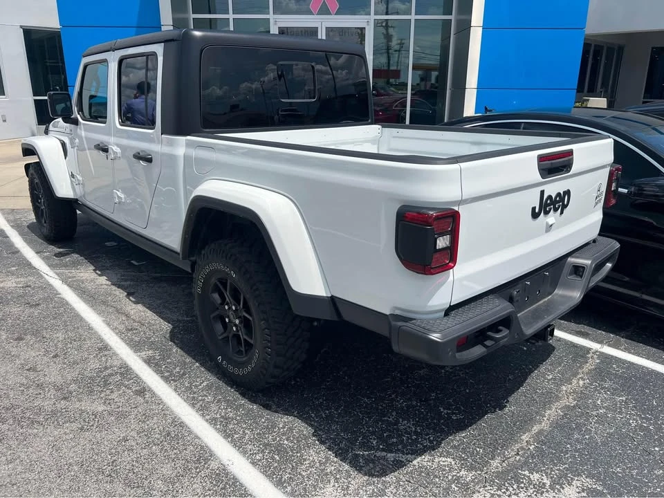 2024 Jeep JT Gladiator - Image 3 of 7
