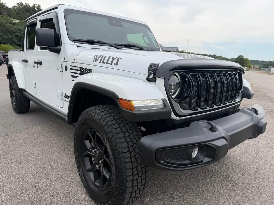 2024 Jeep JT Gladiator - Image 5 of 11