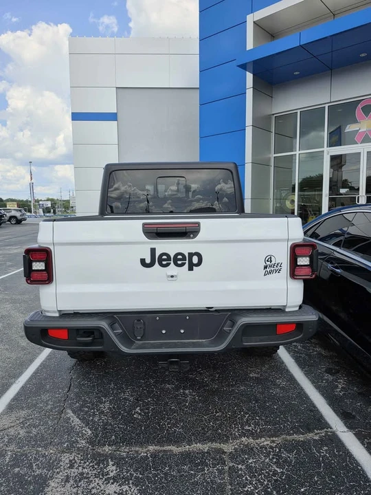 2024 Jeep JT Gladiator - Image 5 of 11