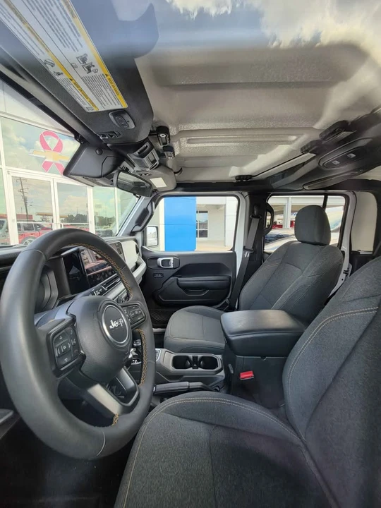 2024 Jeep JT Gladiator - Image 8 of 11