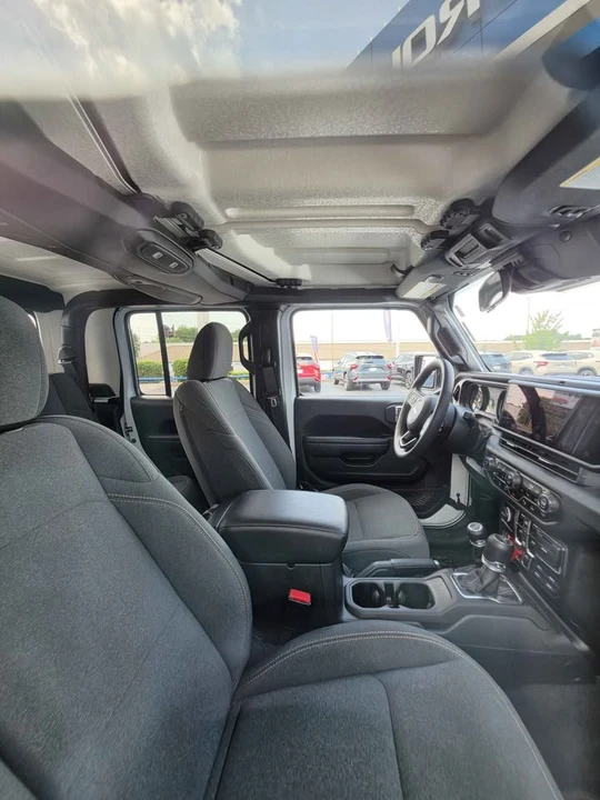 2024 Jeep JT Gladiator - Image 10 of 11