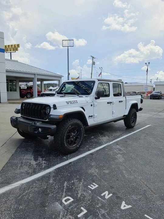 2024 Jeep JT Gladiator - Image 3 of 11