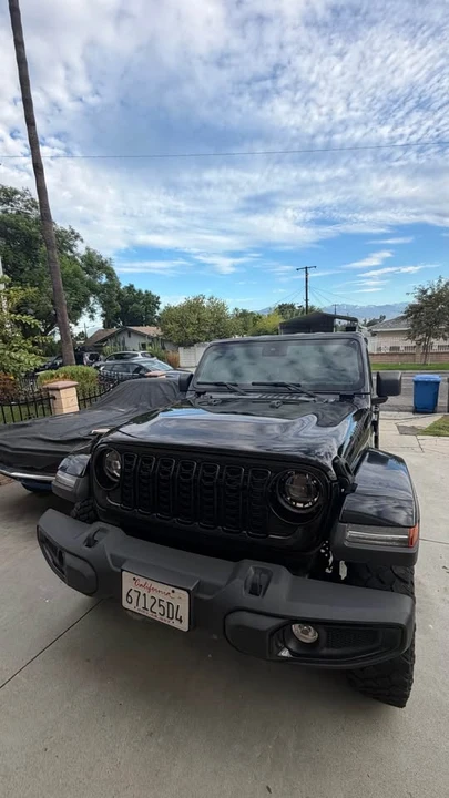 2024 Jeep JT Gladiator - Image 2 of 11