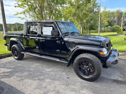 2024 Jeep Gladiator Willys Pickup 4D 5 ft