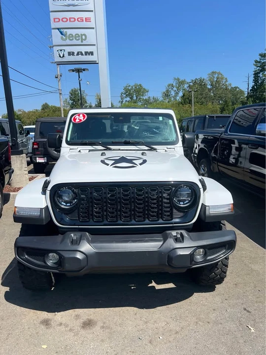 2024 Jeep JT Gladiator - Image 2 of 5