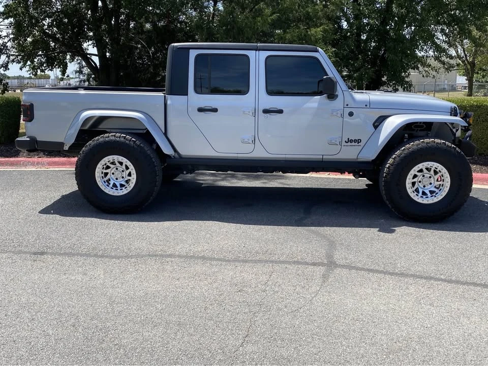 2024 Jeep JT Gladiator - Image 2 of 11