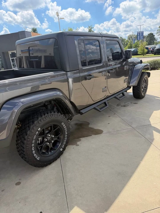 2024 Jeep JT Gladiator - Image 2 of 7