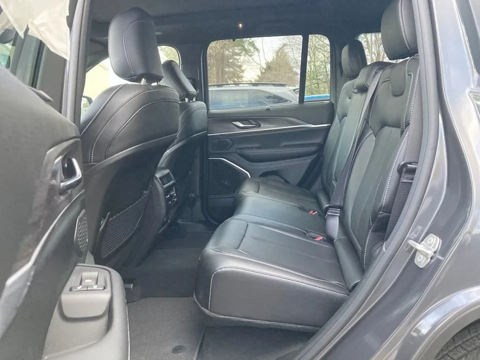 2024 Jeep WL Grand Cherokee - Image 16 of 21