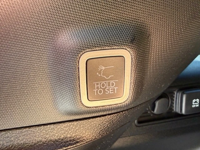2024 Jeep WL Grand Cherokee - Image 16 of 31