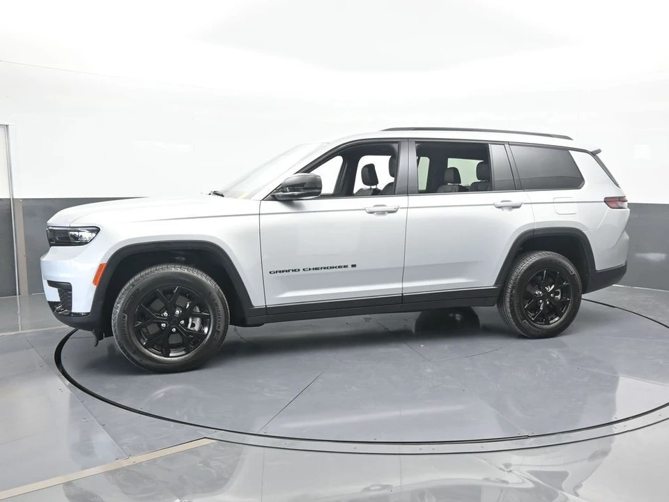 2024 Jeep WL Grand Cherokee - Image 2 of 12