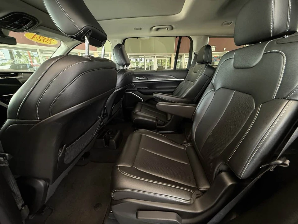 2024 Jeep WL Grand Cherokee - Image 24 of 31
