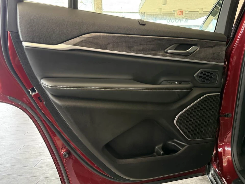 2024 Jeep WL Grand Cherokee - Image 26 of 31