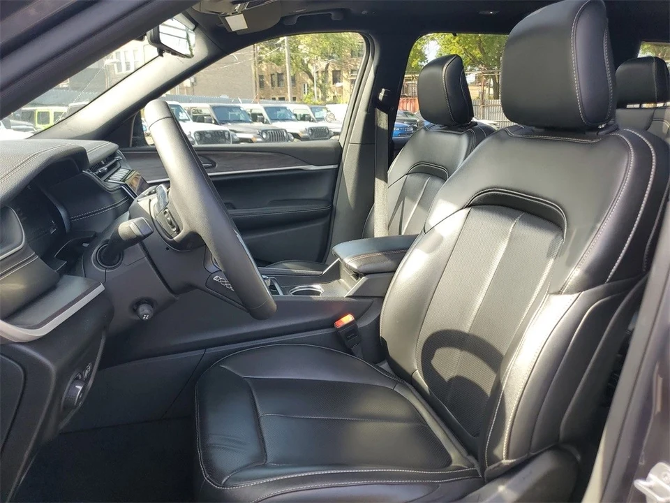 2024 Jeep WL Grand Cherokee - Image 18 of 21