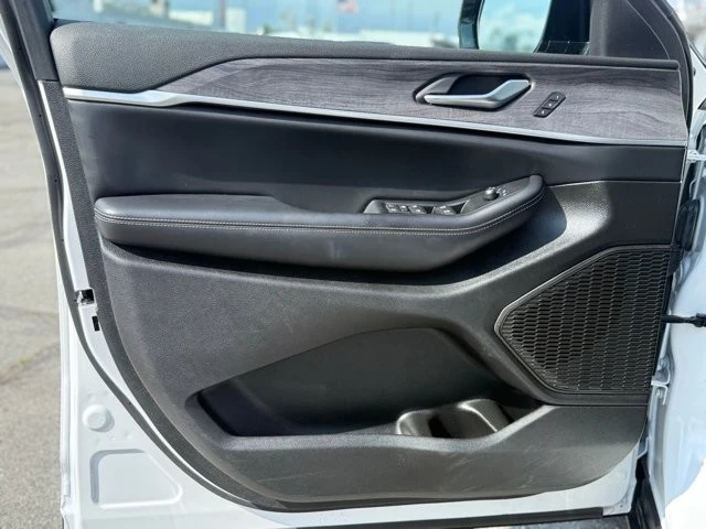 2024 Jeep WL Grand Cherokee - Image 16 of 31