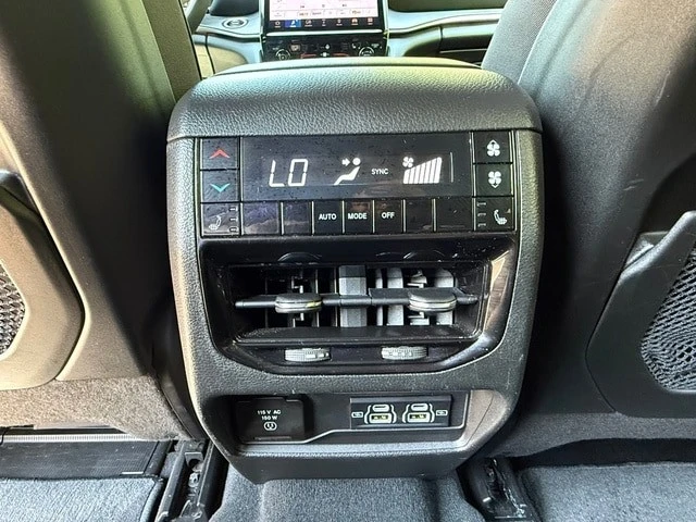 2024 Jeep WL Grand Cherokee - Image 17 of 31
