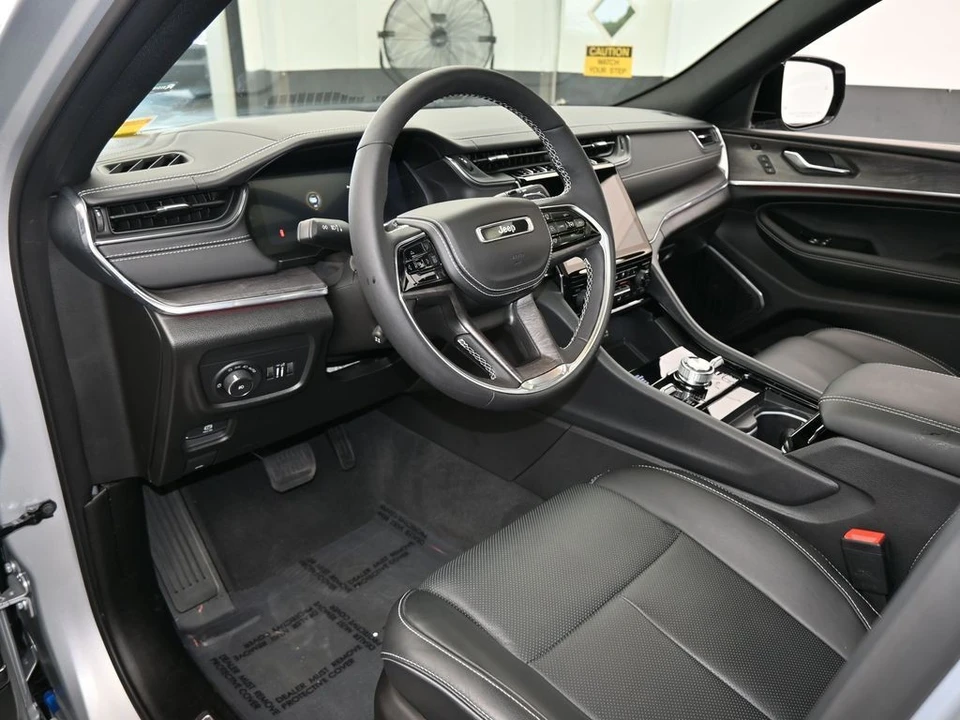 2024 Jeep WL Grand Cherokee - Image 10 of 12