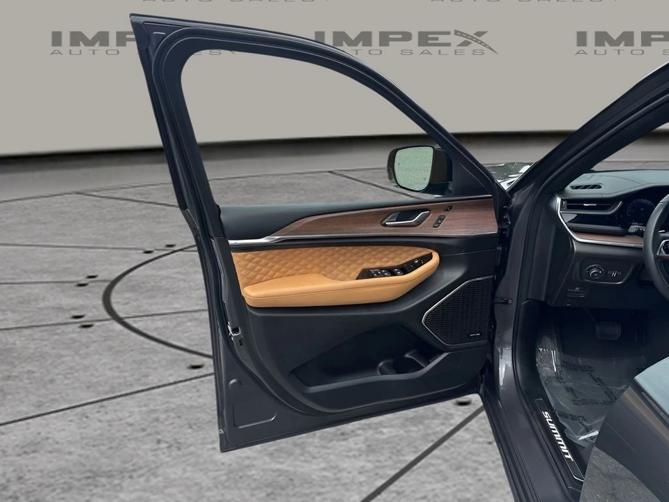 2024 Jeep WL Grand Cherokee - Image 28 of 31