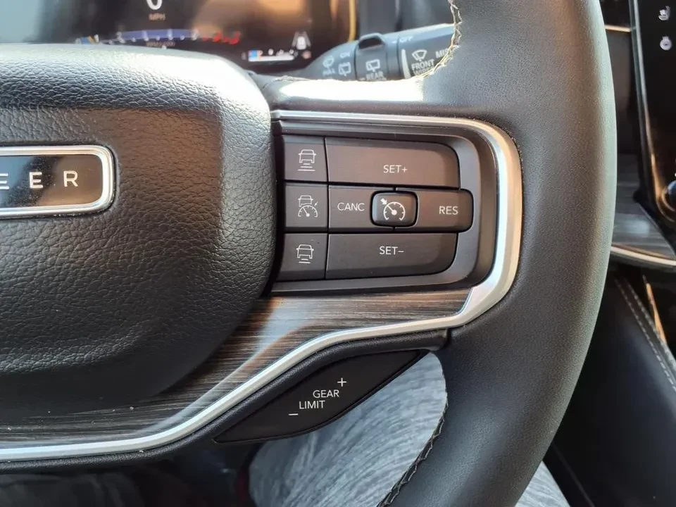 2024 Jeep WS Wagoneer - Image 13 of 19