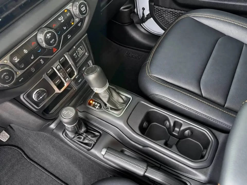 2024 Jeep JL Wrangler - Image 12 of 19