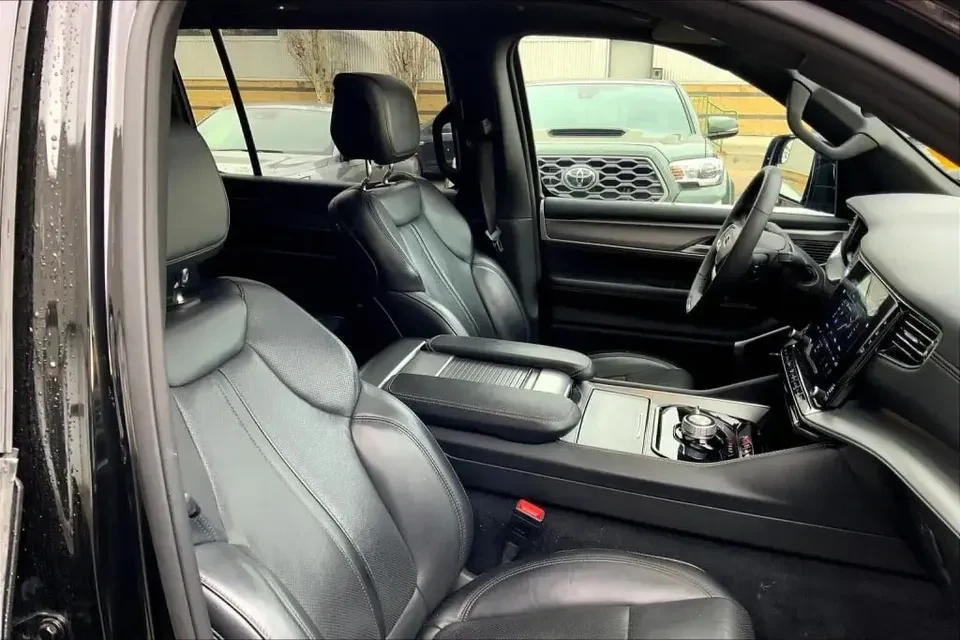 2024 Jeep WS Wagoneer - Image 8 of 9