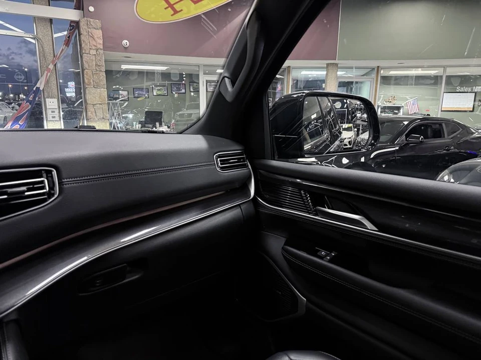 2024 Jeep Wagoneer - Image 31 of 31