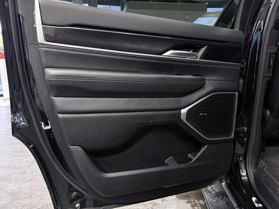2024 Jeep Wagoneer - Image 21 of 31