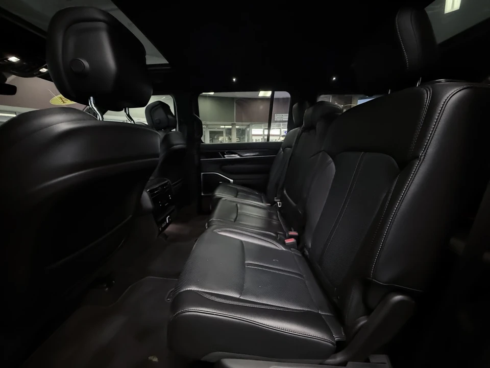 2024 Jeep WS Wagoneer - Image 19 of 21