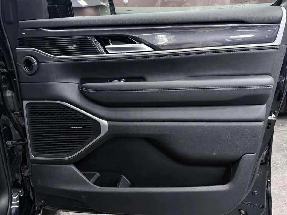 2024 Jeep Wagoneer - Image 27 of 31