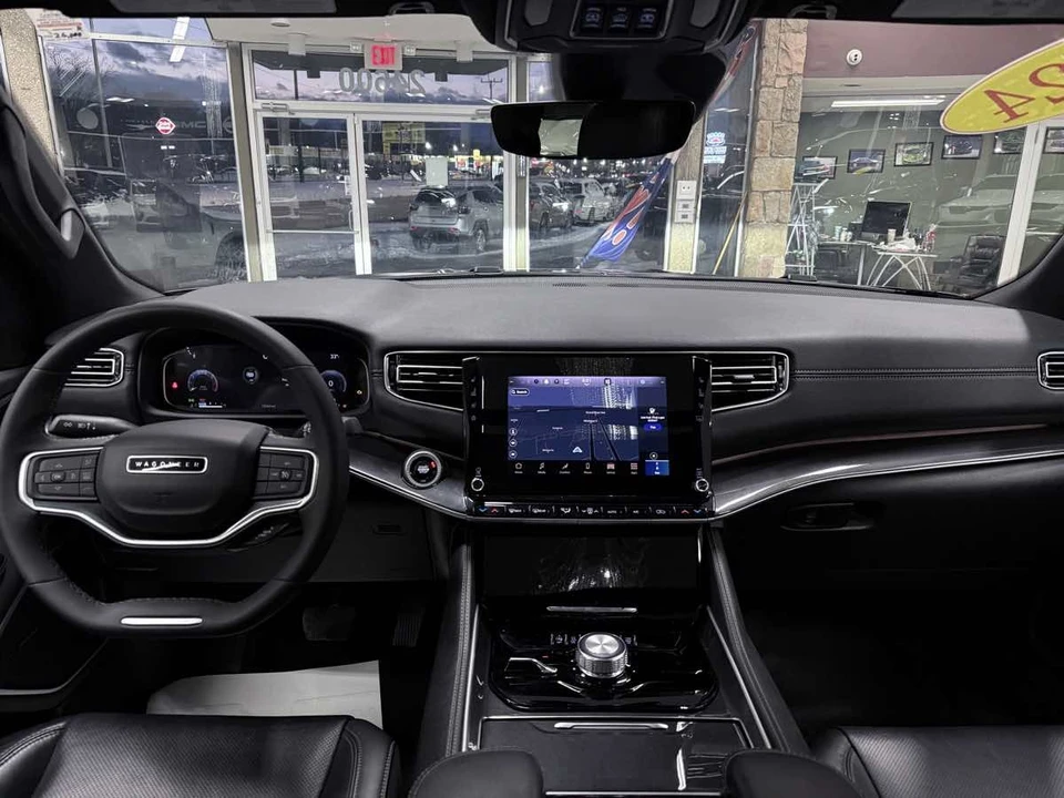 2024 Jeep Wagoneer - Image 30 of 31