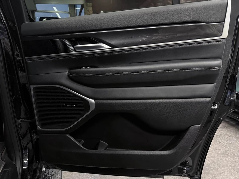 2024 Jeep Wagoneer - Image 24 of 31