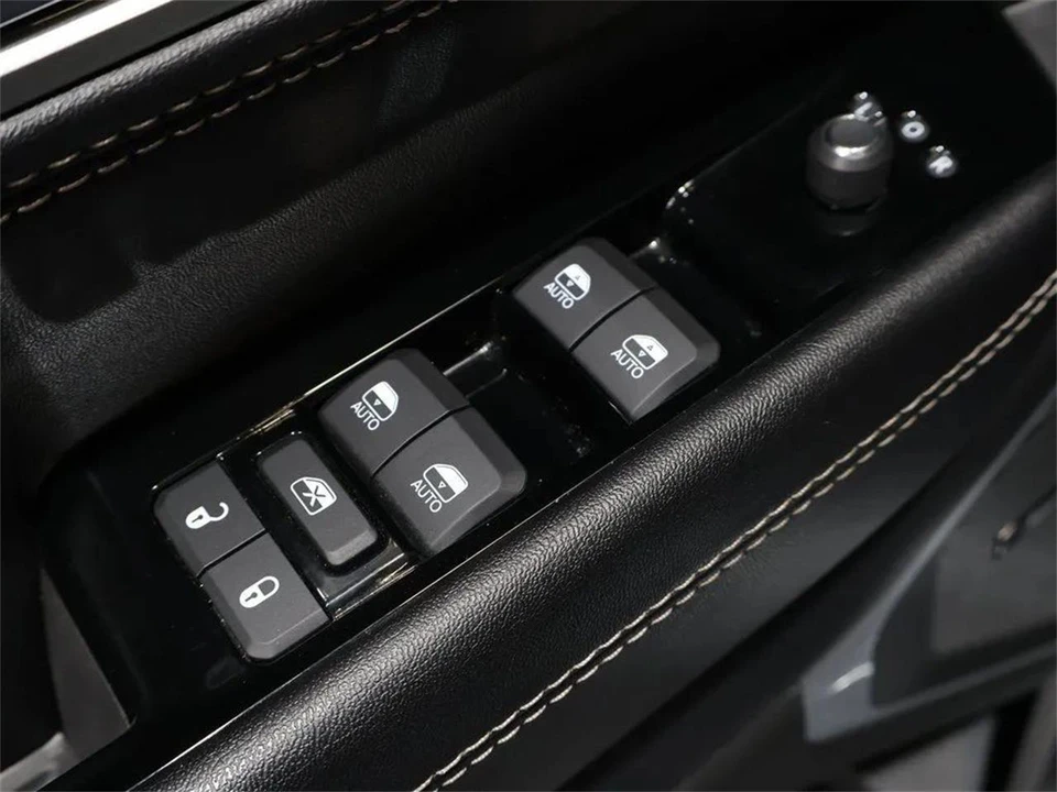 2024 Jeep WS Wagoneer - Image 10 of 31
