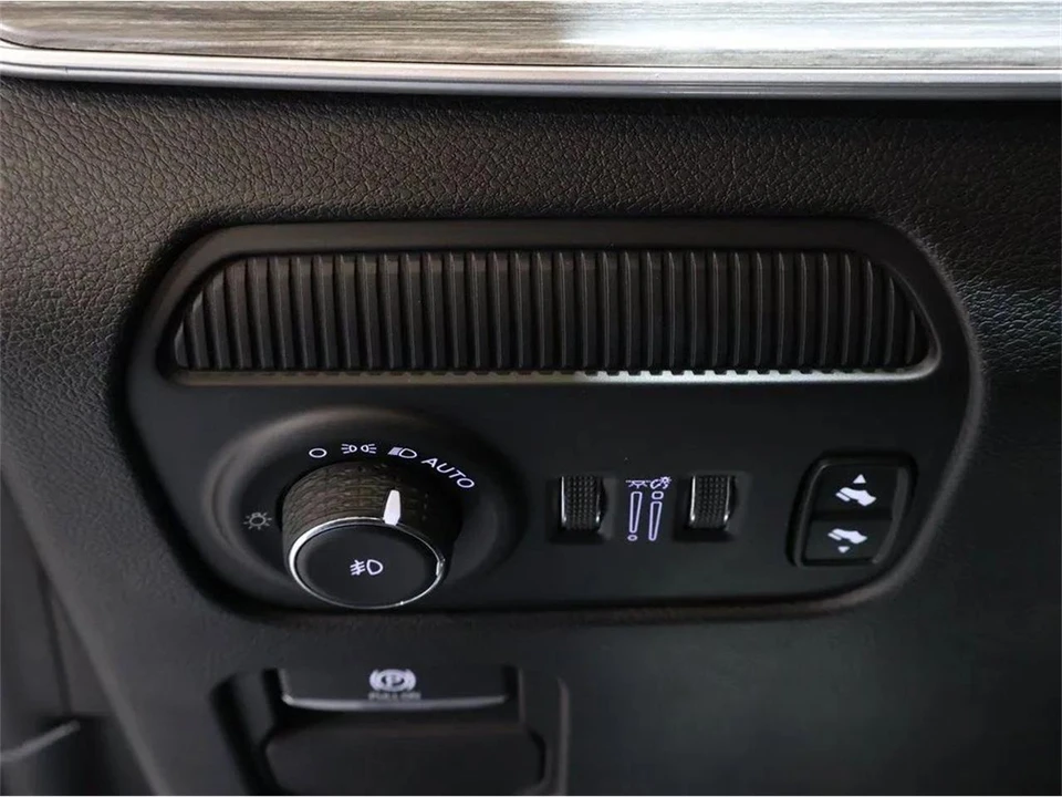 2024 Jeep WS Wagoneer - Image 16 of 31