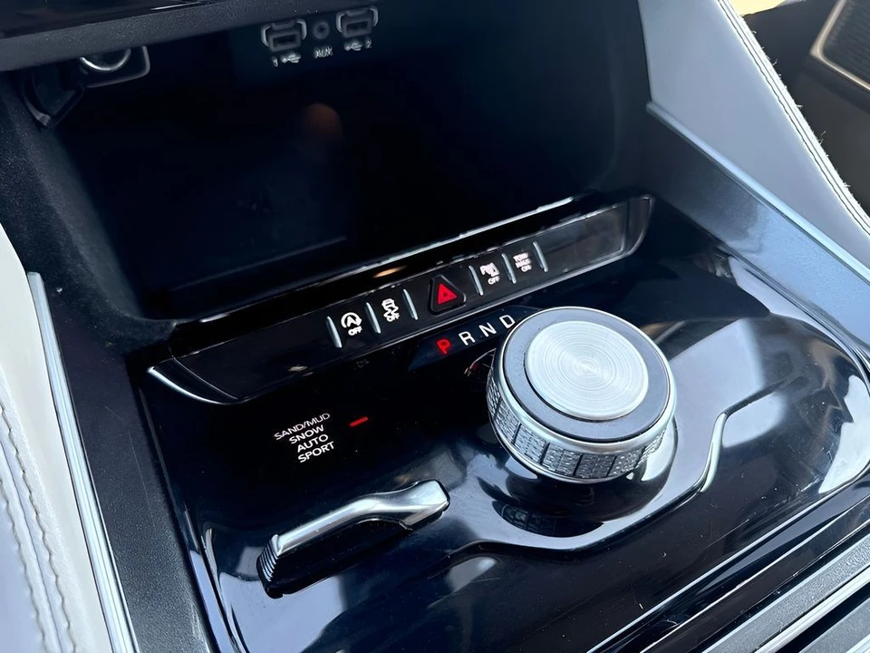 2024 Jeep WS Wagoneer - Image 15 of 31