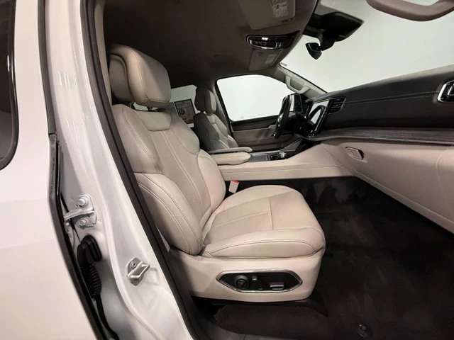 2024 Jeep WS Wagoneer - Image 13 of 20