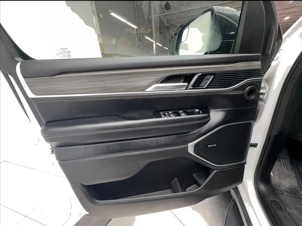2024 Jeep WS Wagoneer - Image 21 of 31