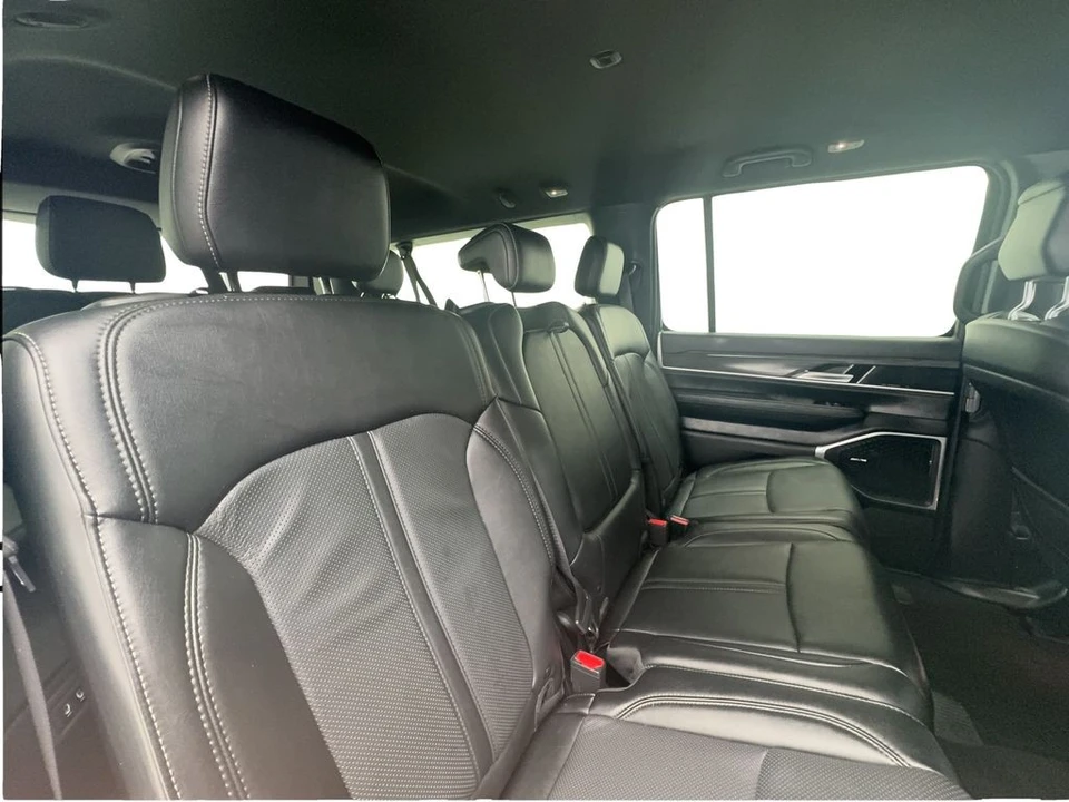 2024 Jeep WS Wagoneer - Image 27 of 31