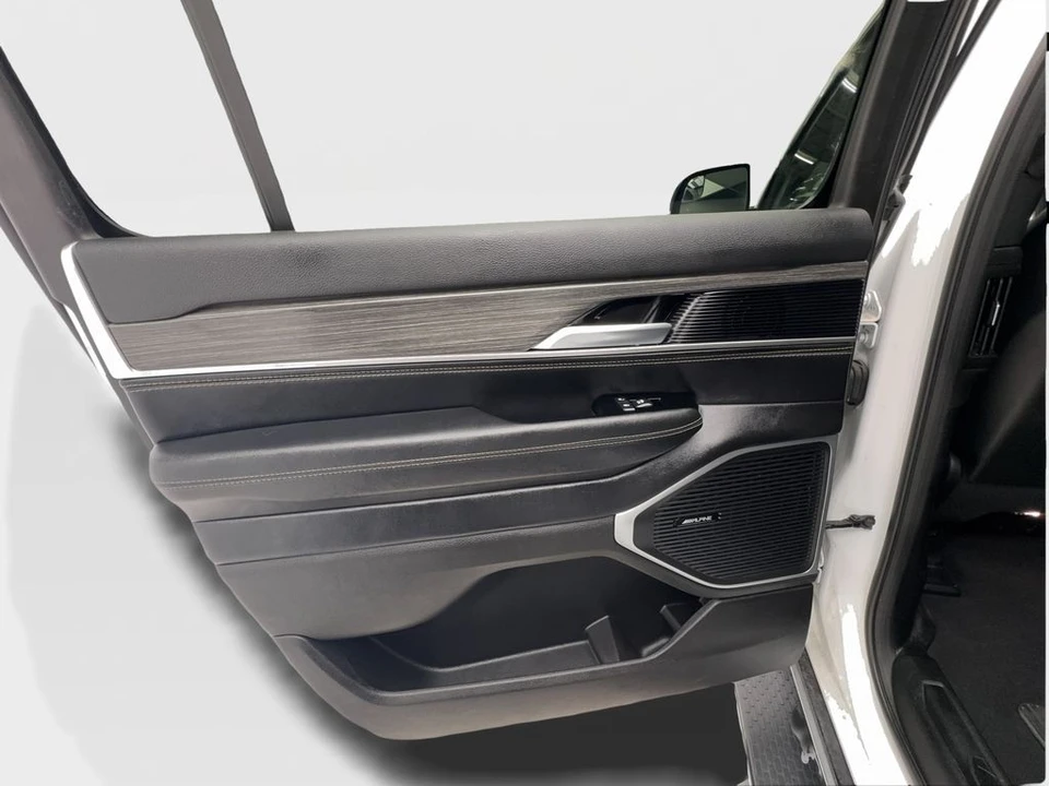 2024 Jeep WS Wagoneer - Image 26 of 31