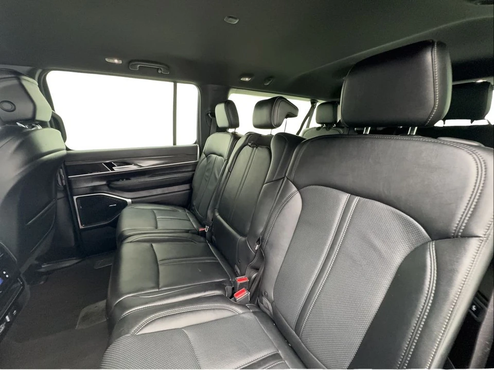 2024 Jeep WS Wagoneer - Image 24 of 31