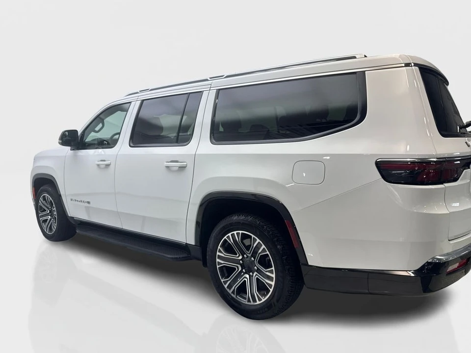 2024 Jeep WS Wagoneer - Image 14 of 31