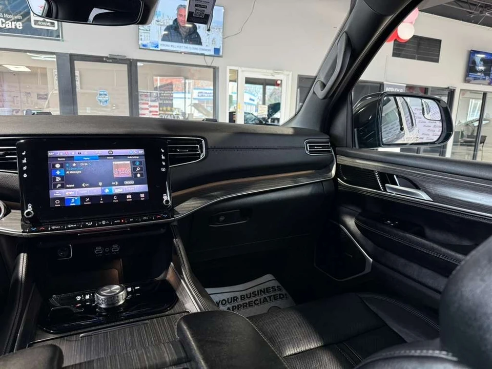 2024 Jeep WS Wagoneer - Image 29 of 31