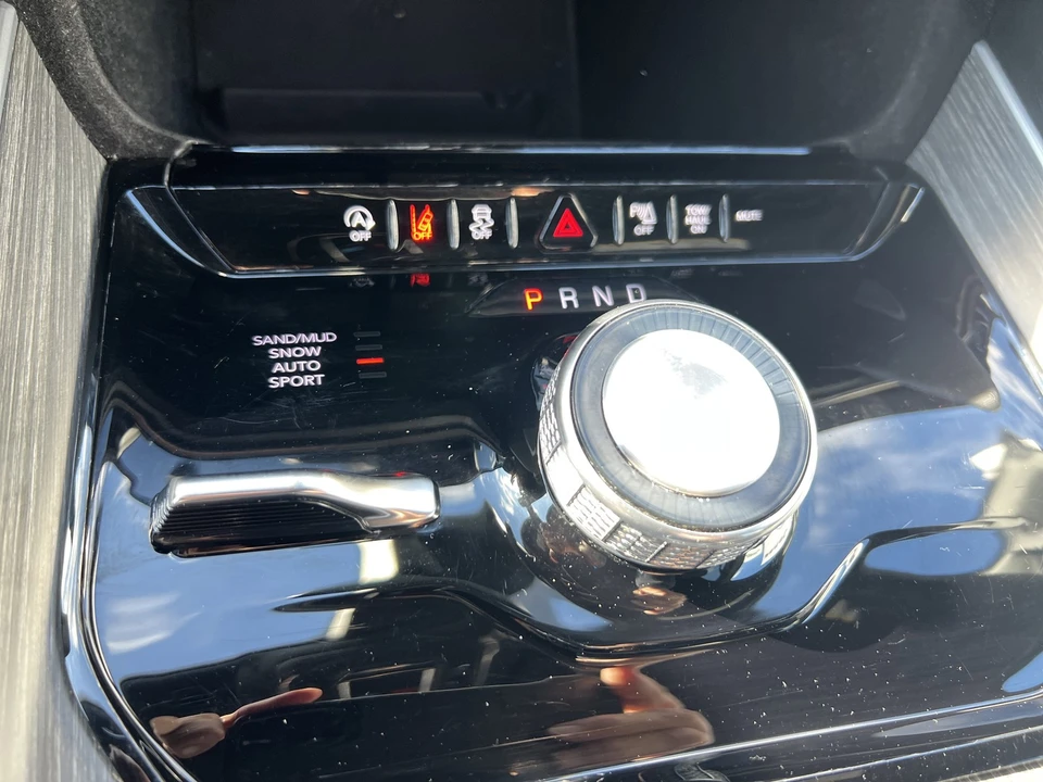 2024 Jeep WS Wagoneer - Image 27 of 31