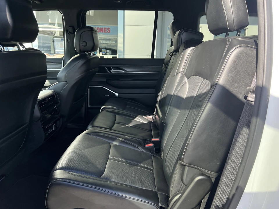2024 Jeep WS Wagoneer - Image 13 of 31