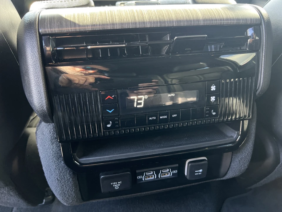 2024 Jeep WS Wagoneer - Image 14 of 31
