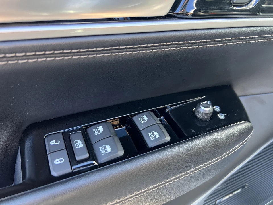 2024 Jeep WS Wagoneer - Image 17 of 31