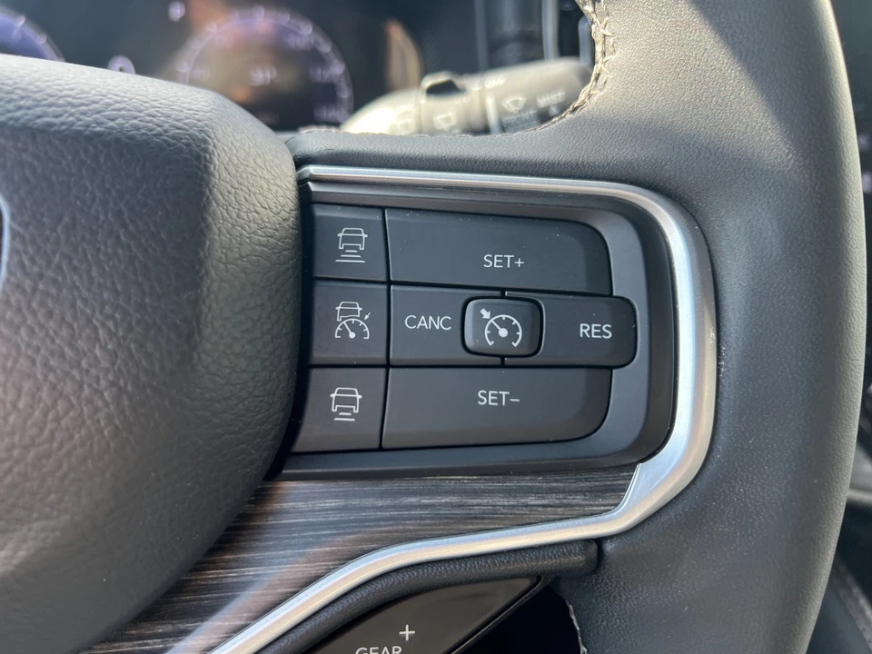 2024 Jeep WS Wagoneer - Image 28 of 31