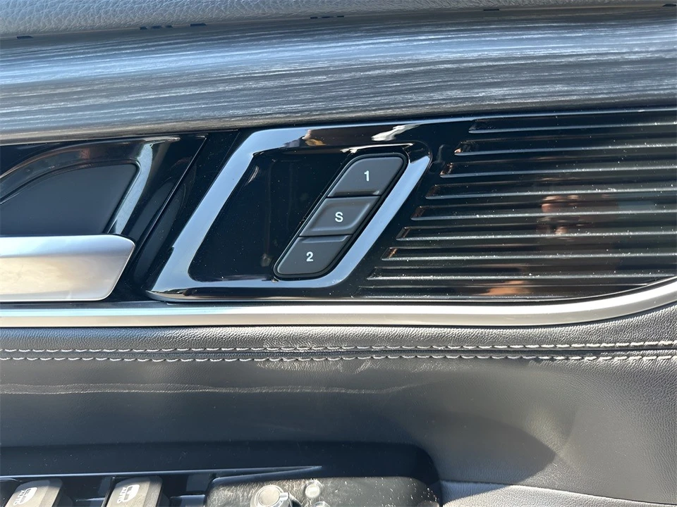 2024 Jeep WS Wagoneer - Image 11 of 12