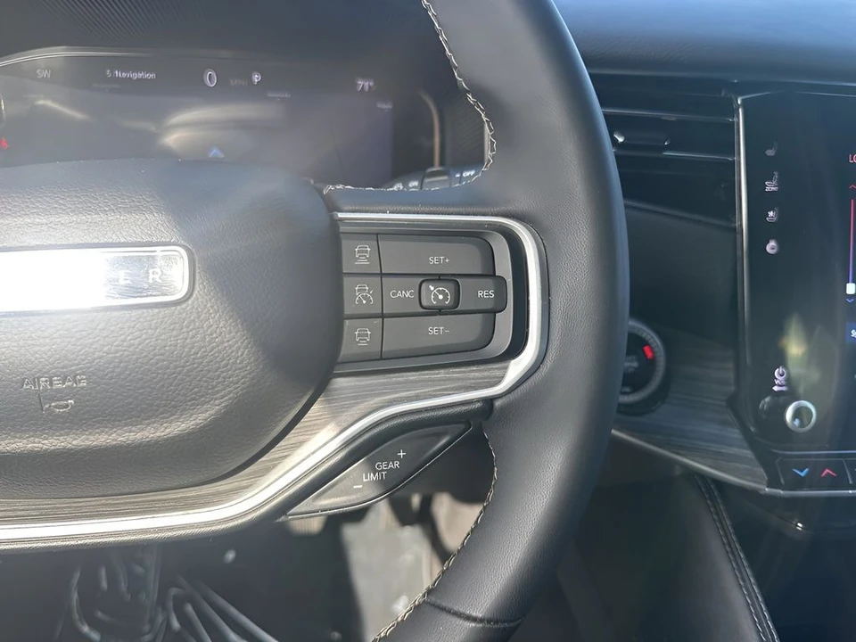 2024 Jeep WS Wagoneer - Image 16 of 21